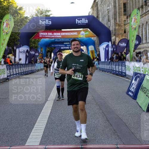 01.09.2024 - BARMER Alsterlauf Kathrin Stürmer Photography http://msf.ph/oto/6972250 01.09.2024 10:20:04 Ziel 2085, 2142, 2434, 3346, 3855, 4469, 4552, 4653, 4991, 8374, 8375 meine-sportfotos.de