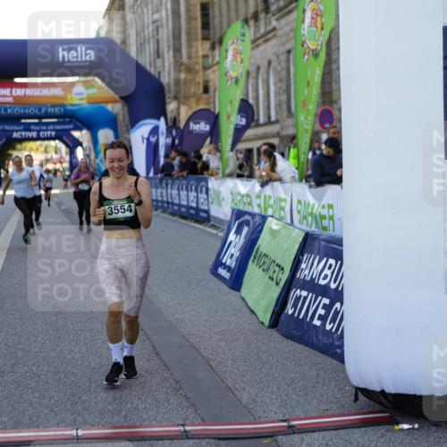 01.09.2024 - BARMER Alsterlauf Kathrin Stürmer Photography http://msf.ph/oto/6972267 01.09.2024 10:20:14 Ziel 4451, 4452, 2023, 2085, 3508, 3554, 3855, 4131, 4132, 4552, 4863, 4868, 8097 meine-sportfotos.de