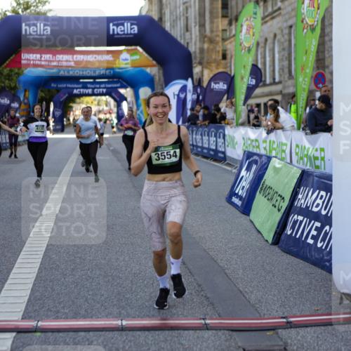 01.09.2024 - BARMER Alsterlauf Kathrin Stürmer Photography http://msf.ph/oto/6972269 01.09.2024 10:20:14 Ziel 4451, 4452, 2023, 2085, 3508, 3554, 3855, 4131, 4132, 4552, 4863, 4868, 8097 meine-sportfotos.de