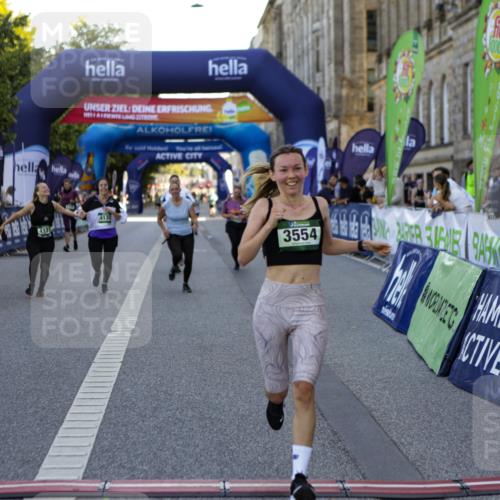 01.09.2024 - BARMER Alsterlauf Kathrin Stürmer Photography http://msf.ph/oto/6972270 01.09.2024 10:20:14 Ziel 4451, 4452, 2023, 2085, 3508, 3554, 3855, 4131, 4132, 4552, 4863, 4868, 8097 meine-sportfotos.de