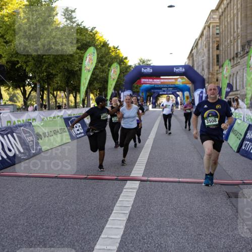 01.09.2024 - BARMER Alsterlauf Kathrin Stürmer Photography http://msf.ph/oto/6972275 01.09.2024 10:20:16 Ziel 4451, 4452, 2023, 2085, 2754, 3508, 3554, 3855, 4131, 4132, 4552, 4863, 4868, 8097 meine-sportfotos.de