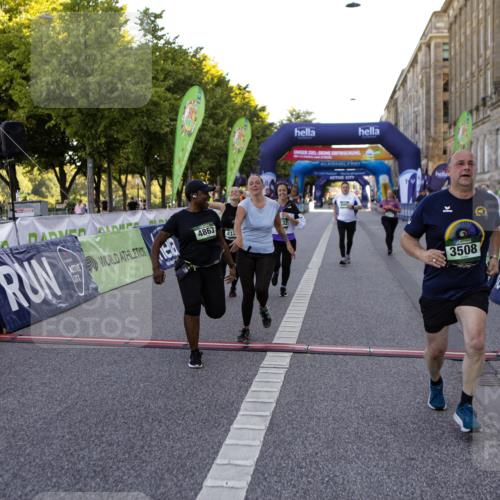 01.09.2024 - BARMER Alsterlauf Kathrin Stürmer Photography http://msf.ph/oto/6972277 01.09.2024 10:20:17 Ziel 4451, 4452, 2023, 2085, 2754, 3508, 3554, 4131, 4132, 4552, 4863, 4868, 8097 meine-sportfotos.de