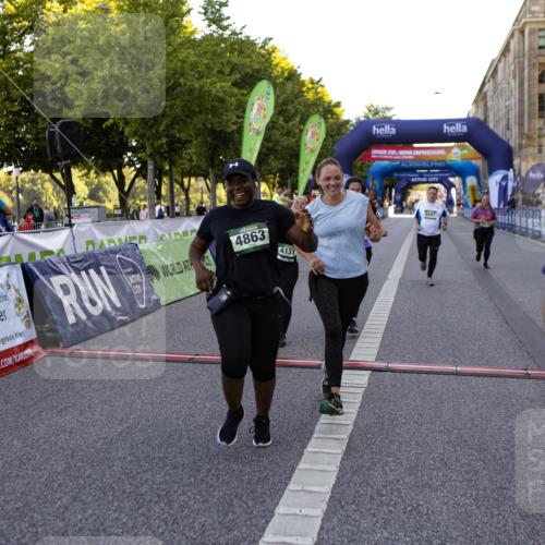 01.09.2024 - BARMER Alsterlauf Kathrin Stürmer Photography http://msf.ph/oto/6972280 01.09.2024 10:20:17 Ziel 4451, 4452, 2023, 2085, 2754, 3508, 3554, 4131, 4132, 4552, 4863, 4868, 8097 meine-sportfotos.de