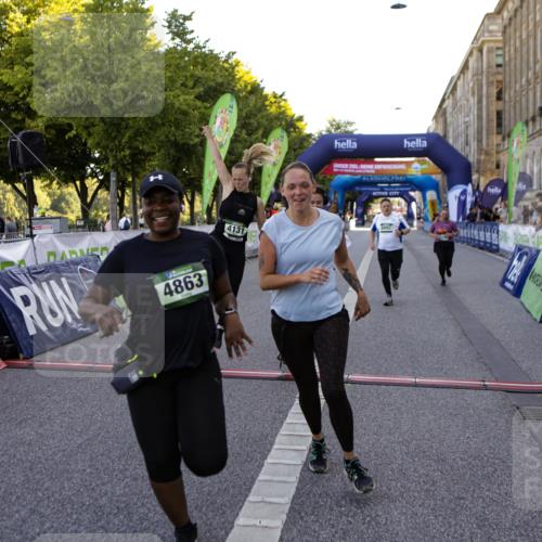 01.09.2024 - BARMER Alsterlauf Kathrin Stürmer Photography http://msf.ph/oto/6972282 01.09.2024 10:20:18 Ziel 4451, 4452, 2023, 2754, 3508, 3554, 4131, 4132, 4552, 4863, 4868, 5232, 8097 meine-sportfotos.de