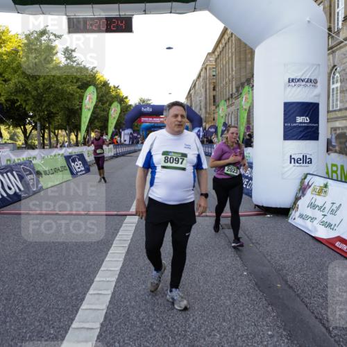 01.09.2024 - BARMER Alsterlauf Kathrin Stürmer Photography http://msf.ph/oto/6972283 01.09.2024 10:20:22 Ziel 4451, 4452, 2023, 2754, 2821, 3508, 4131, 4132, 4863, 4868, 5232, 8097 meine-sportfotos.de
