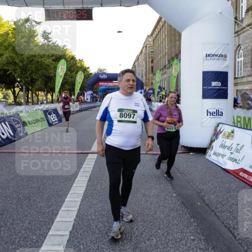 01.09.2024 - BARMER Alsterlauf Kathrin Stürmer Photography http://msf.ph/oto/6972284 01.09.2024 10:20:23 Ziel 3575, 4451, 4452, 2023, 2754, 2821, 3508, 4131, 4132, 4863, 4868, 5232, 8097 meine-sportfotos.de