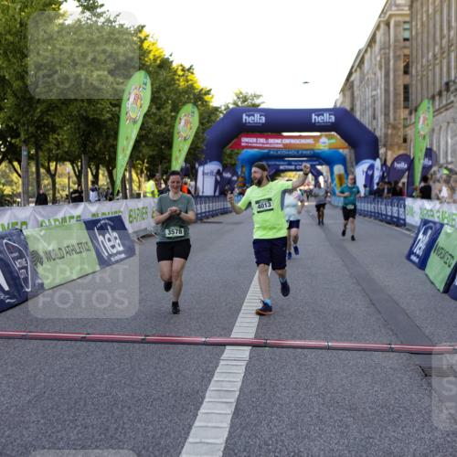 01.09.2024 - BARMER Alsterlauf Kathrin Stürmer Photography http://msf.ph/oto/6972311 01.09.2024 10:20:45 Ziel 3566, 4914, 5103, 8152, 8183, 2071, 3578, 4013, 4043, 8355 meine-sportfotos.de