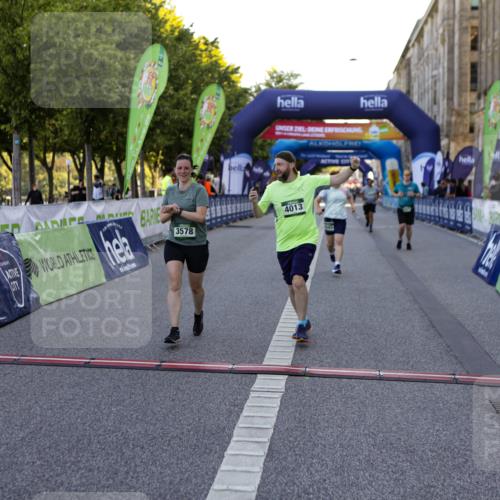 01.09.2024 - BARMER Alsterlauf Kathrin Stürmer Photography http://msf.ph/oto/6972312 01.09.2024 10:20:45 Ziel 3566, 4914, 5103, 8152, 8183, 2071, 3578, 4013, 4043, 8355 meine-sportfotos.de
