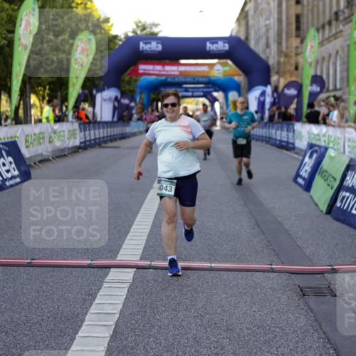 01.09.2024 - BARMER Alsterlauf Kathrin Stürmer Photography http://msf.ph/oto/6972324 01.09.2024 10:20:48 Ziel 3566, 5103, 8152, 2071, 3553, 3578, 3642, 4013, 4043, 8355 meine-sportfotos.de