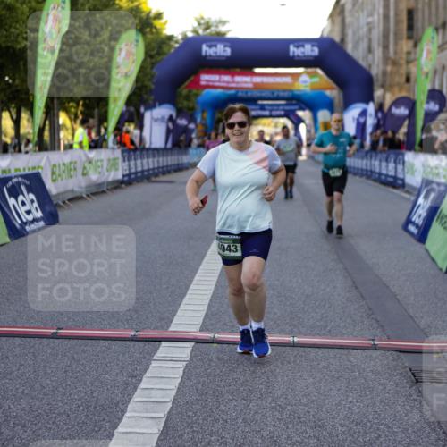01.09.2024 - BARMER Alsterlauf Kathrin Stürmer Photography http://msf.ph/oto/6972325 01.09.2024 10:20:48 Ziel 3566, 5103, 8152, 2071, 3553, 3578, 3642, 4013, 4043, 8355 meine-sportfotos.de