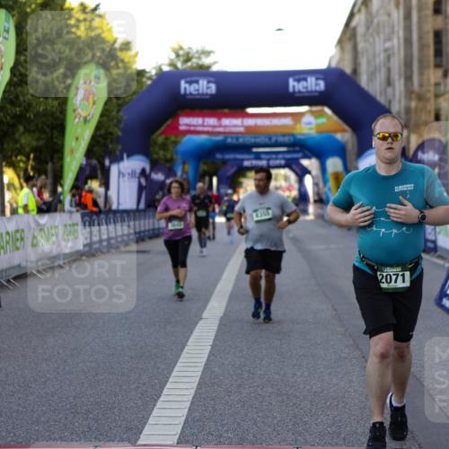 01.09.2024 - BARMER Alsterlauf Kathrin Stürmer Photography http://msf.ph/oto/6972335 01.09.2024 10:20:51 Ziel 2730, 3566, 2071, 3553, 3578, 3642, 4013, 4043, 4389, 8355 meine-sportfotos.de