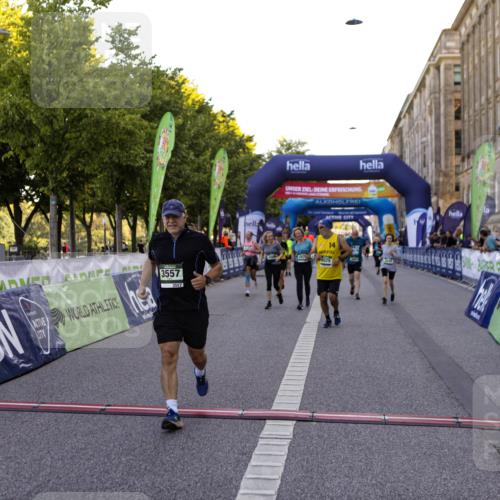 01.09.2024 - BARMER Alsterlauf Kathrin Stürmer Photography http://msf.ph/oto/6972347 01.09.2024 10:21:14 Ziel 2641, 2648, 3006, 3219, 3220, 3557, 4099, 4105, 4970, 8029 meine-sportfotos.de