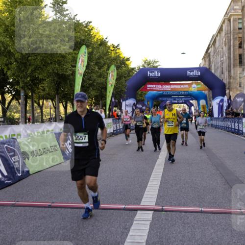 01.09.2024 - BARMER Alsterlauf Kathrin Stürmer Photography http://msf.ph/oto/6972348 01.09.2024 10:21:15 Ziel 2225, 2641, 2648, 3006, 3219, 3220, 3266, 3557, 4099, 4105, 4970, 8016, 8029 meine-sportfotos.de