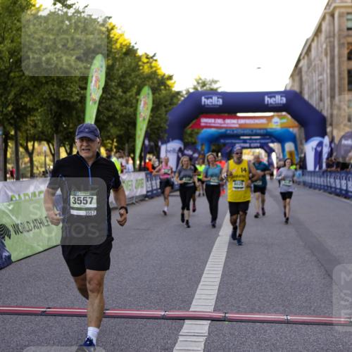 01.09.2024 - BARMER Alsterlauf Kathrin Stürmer Photography http://msf.ph/oto/6972349 01.09.2024 10:21:15 Ziel 2225, 2641, 2648, 3006, 3219, 3220, 3266, 3557, 4099, 4105, 4970, 8016, 8029 meine-sportfotos.de