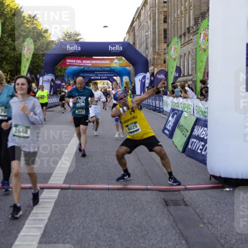 01.09.2024 - BARMER Alsterlauf Kathrin Stürmer Photography http://msf.ph/oto/6972364 01.09.2024 10:21:19 Ziel 2225, 2641, 2648, 3006, 3012, 3219, 3220, 3266, 3347, 3557, 4099, 4105, 4144, 4309, 4970, 8016, 8029 meine-sportfotos.de