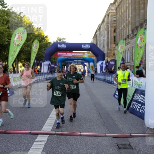 01.09.2024 - BARMER Alsterlauf Kathrin Stürmer Photography http://msf.ph/oto/6972380 01.09.2024 10:21:30 Ziel 2225, 3012, 3266, 3281, 3282, 3347, 3360, 4144, 4309, 4445, 4551, 8016 meine-sportfotos.de