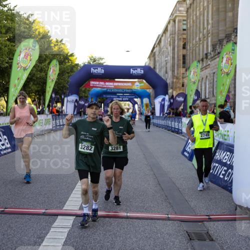 01.09.2024 - BARMER Alsterlauf Kathrin Stürmer Photography http://msf.ph/oto/6972383 01.09.2024 10:21:31 Ziel 4544, 2744, 3012, 3281, 3282, 3347, 3360, 4144, 4309, 4445, 4551 meine-sportfotos.de