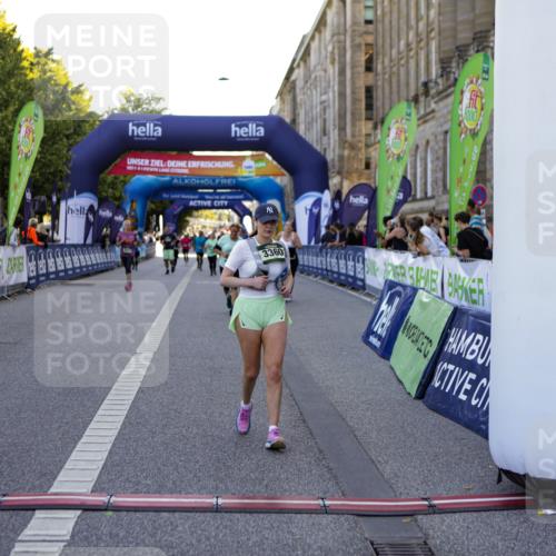 01.09.2024 - BARMER Alsterlauf Kathrin Stürmer Photography http://msf.ph/oto/6972387 01.09.2024 10:21:34 Ziel 4544, 2744, 3281, 3282, 3302, 3360, 4309, 4445, 4551, 4913 meine-sportfotos.de