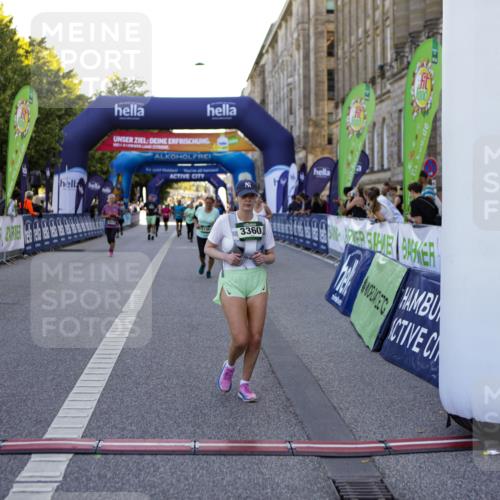 01.09.2024 - BARMER Alsterlauf Kathrin Stürmer Photography http://msf.ph/oto/6972388 01.09.2024 10:21:34 Ziel 4544, 2744, 3281, 3282, 3302, 3360, 4309, 4445, 4551, 4913 meine-sportfotos.de