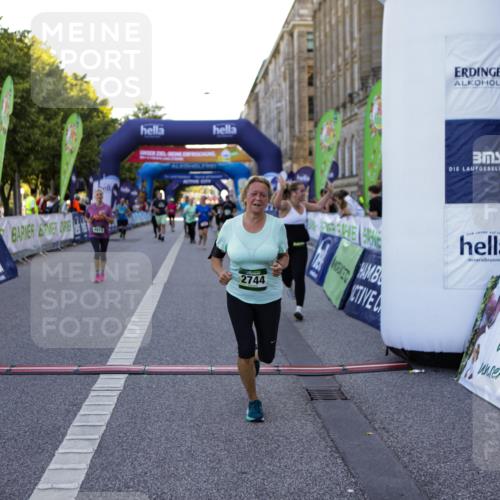 01.09.2024 - BARMER Alsterlauf Kathrin Stürmer Photography http://msf.ph/oto/6972398 01.09.2024 10:21:40 Ziel 4544, 2346, 2744, 2797, 2938, 3302, 3360, 4913, 8227 meine-sportfotos.de