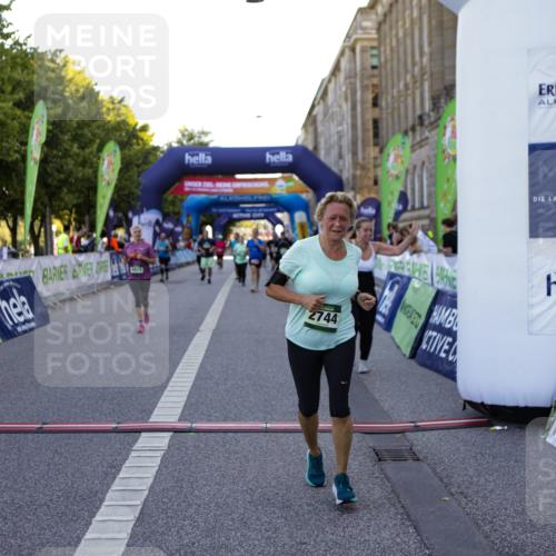 01.09.2024 - BARMER Alsterlauf Kathrin Stürmer Photography http://msf.ph/oto/6972399 01.09.2024 10:21:40 Ziel 4544, 2346, 2744, 2797, 2938, 3302, 3360, 4913, 8227 meine-sportfotos.de