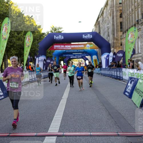 01.09.2024 - BARMER Alsterlauf Kathrin Stürmer Photography http://msf.ph/oto/6972402 01.09.2024 10:21:43 Ziel 4544, 2346, 2571, 2573, 2744, 2797, 2872, 2873, 2938, 3015, 3302, 3360, 3491, 4913, 8227 meine-sportfotos.de