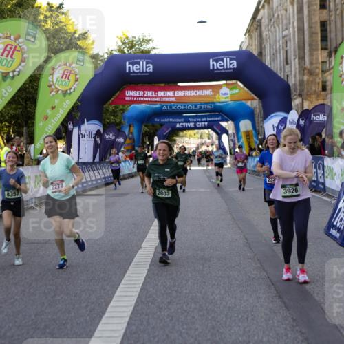 01.09.2024 - BARMER Alsterlauf Kathrin Stürmer Photography http://msf.ph/oto/6972440 01.09.2024 10:22:20 Ziel 2025, 2178, 2277, 2326, 2803, 3157, 3250, 3926, 4983, 8357 meine-sportfotos.de