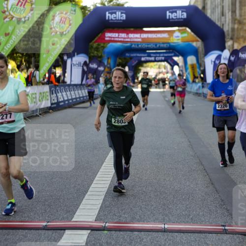01.09.2024 - BARMER Alsterlauf Kathrin Stürmer Photography http://msf.ph/oto/6972444 01.09.2024 10:22:21 Ziel 2025, 2178, 2277, 2326, 2803, 3157, 3210, 3221, 3222, 3250, 3926, 4983, 8357 meine-sportfotos.de