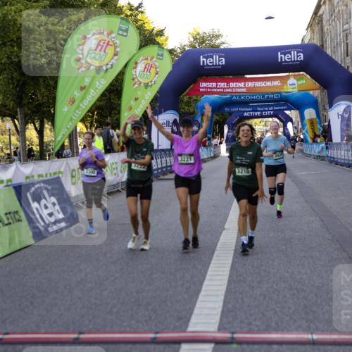 01.09.2024 - BARMER Alsterlauf Kathrin Stürmer Photography http://msf.ph/oto/6972458 01.09.2024 10:22:28 Ziel 3330, 2178, 2277, 2326, 2803, 3210, 3221, 3222, 3300, 3925, 3926, 8357 meine-sportfotos.de