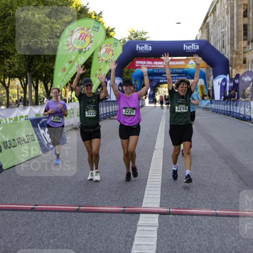 01.09.2024 - BARMER Alsterlauf Kathrin Stürmer Photography http://msf.ph/oto/6972460 01.09.2024 10:22:29 Ziel 3330, 2178, 2326, 2803, 3210, 3221, 3222, 3300, 3925 meine-sportfotos.de