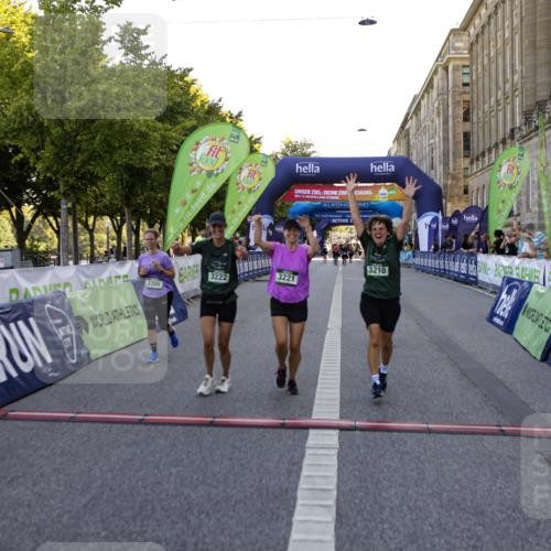 01.09.2024 - BARMER Alsterlauf Kathrin Stürmer Photography http://msf.ph/oto/6972462 01.09.2024 10:22:29 Ziel 3330, 2178, 2326, 2803, 3210, 3221, 3222, 3300, 3925 meine-sportfotos.de