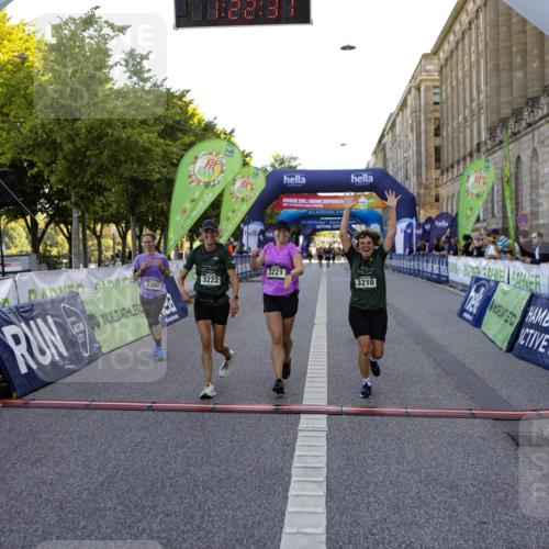 01.09.2024 - BARMER Alsterlauf Kathrin Stürmer Photography http://msf.ph/oto/6972463 01.09.2024 10:22:29 Ziel 3330, 2178, 2326, 2803, 3210, 3221, 3222, 3300, 3925 meine-sportfotos.de