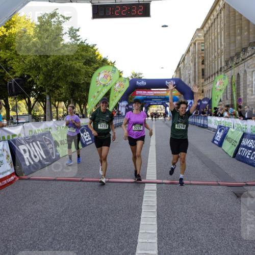 01.09.2024 - BARMER Alsterlauf Kathrin Stürmer Photography http://msf.ph/oto/6972465 01.09.2024 10:22:30 Ziel 3330, 2178, 2326, 3210, 3221, 3222, 3300, 3925 meine-sportfotos.de