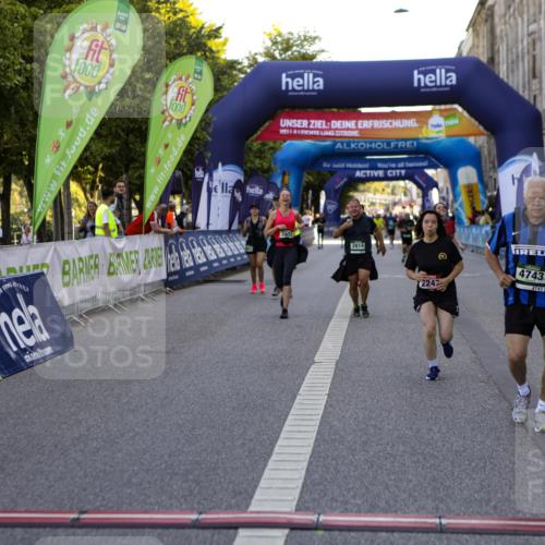 01.09.2024 - BARMER Alsterlauf Kathrin Stürmer Photography http://msf.ph/oto/6972474 01.09.2024 10:22:50 Ziel 2247, 3261, 3395, 3902, 3914, 4385, 4651, 4743 meine-sportfotos.de