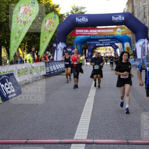 01.09.2024 - BARMER Alsterlauf Kathrin Stürmer Photography http://msf.ph/oto/6972480 01.09.2024 10:22:51 Ziel 4170, 2247, 3261, 3395, 3902, 3914, 4385, 4651, 4743 meine-sportfotos.de