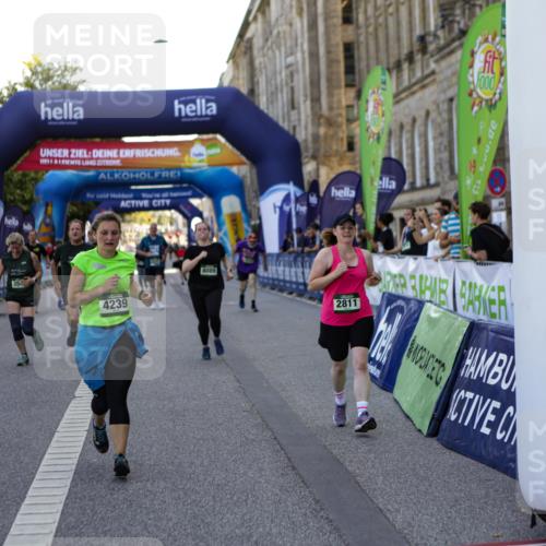 01.09.2024 - BARMER Alsterlauf Kathrin Stürmer Photography http://msf.ph/oto/6972514 01.09.2024 10:23:09 Ziel 3426, 3429, 3963, 4170, 2072, 2073, 2811, 3546, 3547, 4239, 4632, 4927, 4928, 5036, 8089 meine-sportfotos.de