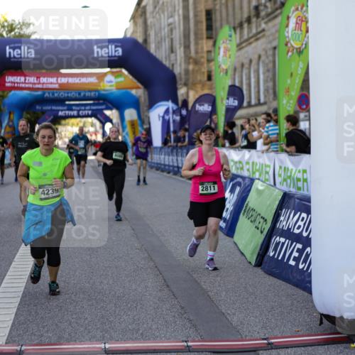 01.09.2024 - BARMER Alsterlauf Kathrin Stürmer Photography http://msf.ph/oto/6972515 01.09.2024 10:23:09 Ziel 3426, 3429, 3963, 4170, 2072, 2073, 2811, 3546, 3547, 4239, 4632, 4927, 4928, 5036, 8089 meine-sportfotos.de