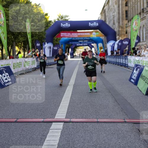 01.09.2024 - BARMER Alsterlauf Kathrin Stürmer Photography http://msf.ph/oto/6972531 01.09.2024 10:23:24 Ziel 2161, 3426, 3429, 3672, 5061, 2376, 2635, 2645, 2799, 2800, 3408, 3840, 4456, 5032, 8320 meine-sportfotos.de