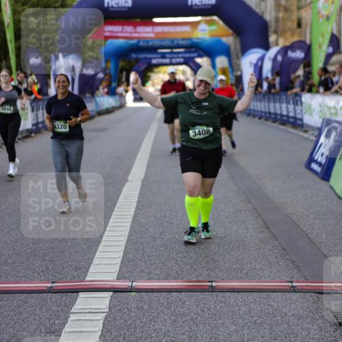 01.09.2024 - BARMER Alsterlauf Kathrin Stürmer Photography http://msf.ph/oto/6972536 01.09.2024 10:23:25 Ziel 2161, 3426, 3429, 3672, 5061, 2376, 2635, 2645, 2799, 2800, 3408, 3840, 4456, 5032, 8320 meine-sportfotos.de