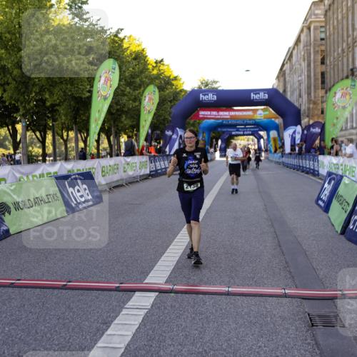 01.09.2024 - BARMER Alsterlauf Kathrin Stürmer Photography http://msf.ph/oto/6972581 01.09.2024 10:24:12 Ziel 2643, 2644, 2138, 2995, 3340, 4090 meine-sportfotos.de
