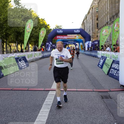 01.09.2024 - BARMER Alsterlauf Kathrin Stürmer Photography http://msf.ph/oto/6972585 01.09.2024 10:24:18 Ziel 2643, 2644, 2779, 2138, 2995, 3660, 4090 meine-sportfotos.de