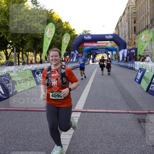 01.09.2024 - BARMER Alsterlauf Kathrin Stürmer Photography http://msf.ph/oto/6972590 01.09.2024 10:24:21 Ziel 2643, 2644, 2779, 2597, 2598, 2995, 3660, 4090 meine-sportfotos.de