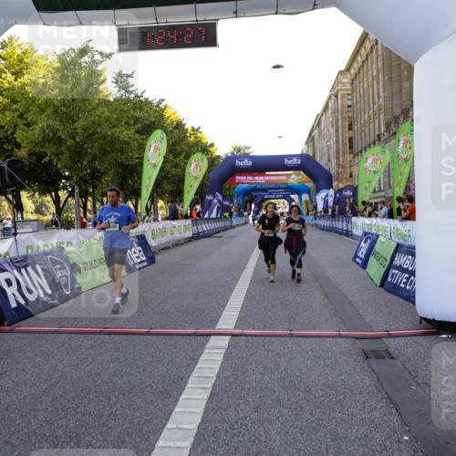 01.09.2024 - BARMER Alsterlauf Kathrin Stürmer Photography http://msf.ph/oto/6972599 01.09.2024 10:24:25 Ziel 2643, 2644, 2779, 2597, 2598, 3660, 4090 meine-sportfotos.de