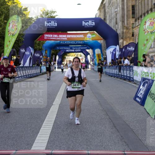 01.09.2024 - BARMER Alsterlauf Kathrin Stürmer Photography http://msf.ph/oto/6972617 01.09.2024 10:24:48 Ziel 2794, 3482, 3837, 8188 meine-sportfotos.de