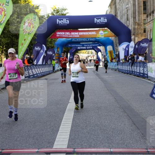 01.09.2024 - BARMER Alsterlauf Kathrin Stürmer Photography http://msf.ph/oto/6972639 01.09.2024 10:25:06 Ziel 2273, 2743, 3127, 3993, 4527, 8247 meine-sportfotos.de