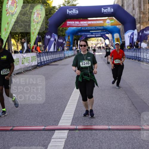 01.09.2024 - BARMER Alsterlauf Kathrin Stürmer Photography http://msf.ph/oto/6972650 01.09.2024 10:25:21 Ziel 2767, 2768, 2201, 2240, 8291 meine-sportfotos.de