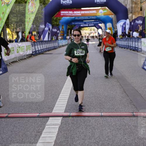 01.09.2024 - BARMER Alsterlauf Kathrin Stürmer Photography http://msf.ph/oto/6972651 01.09.2024 10:25:21 Ziel 2767, 2768, 2201, 2240, 8291 meine-sportfotos.de