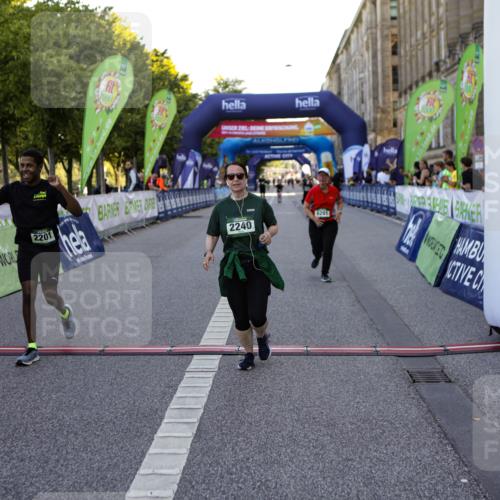 01.09.2024 - BARMER Alsterlauf Kathrin Stürmer Photography http://msf.ph/oto/6972652 01.09.2024 10:25:22 Ziel 2767, 2768, 2201, 2240, 8291 meine-sportfotos.de