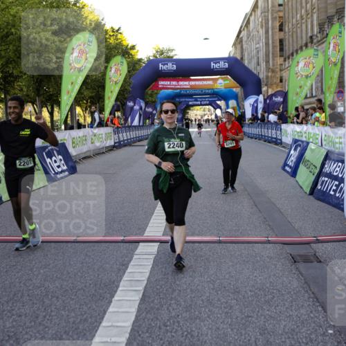 01.09.2024 - BARMER Alsterlauf Kathrin Stürmer Photography http://msf.ph/oto/6972653 01.09.2024 10:25:22 Ziel 2767, 2768, 2201, 2240, 8291 meine-sportfotos.de