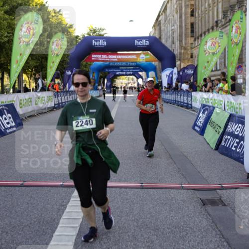01.09.2024 - BARMER Alsterlauf Kathrin Stürmer Photography http://msf.ph/oto/6972656 01.09.2024 10:25:22 Ziel 2767, 2768, 2201, 2240, 8291 meine-sportfotos.de